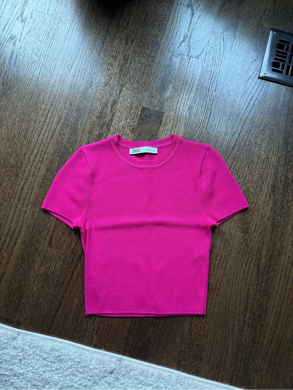 Zara Vibrant Fuchsia Short Sleeve Knit Top